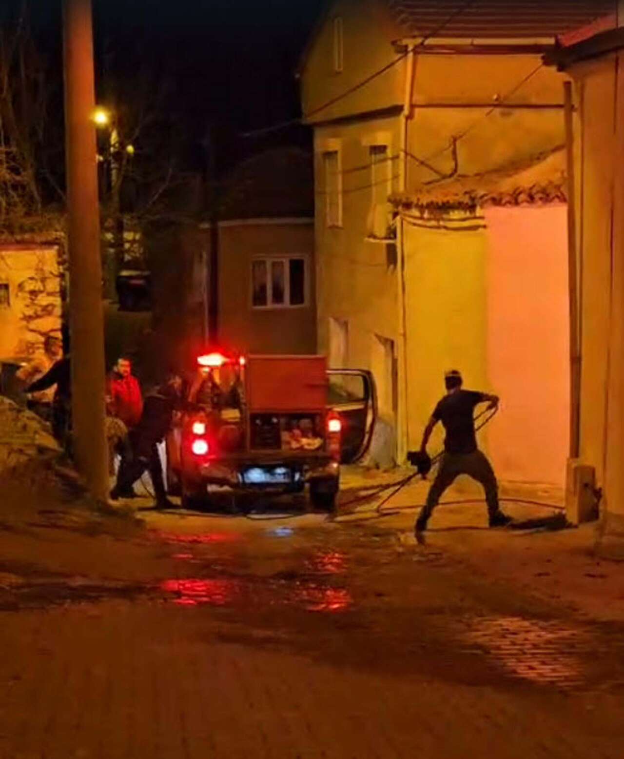 Yaşlı çifti öldüren yangında altın detayı 4